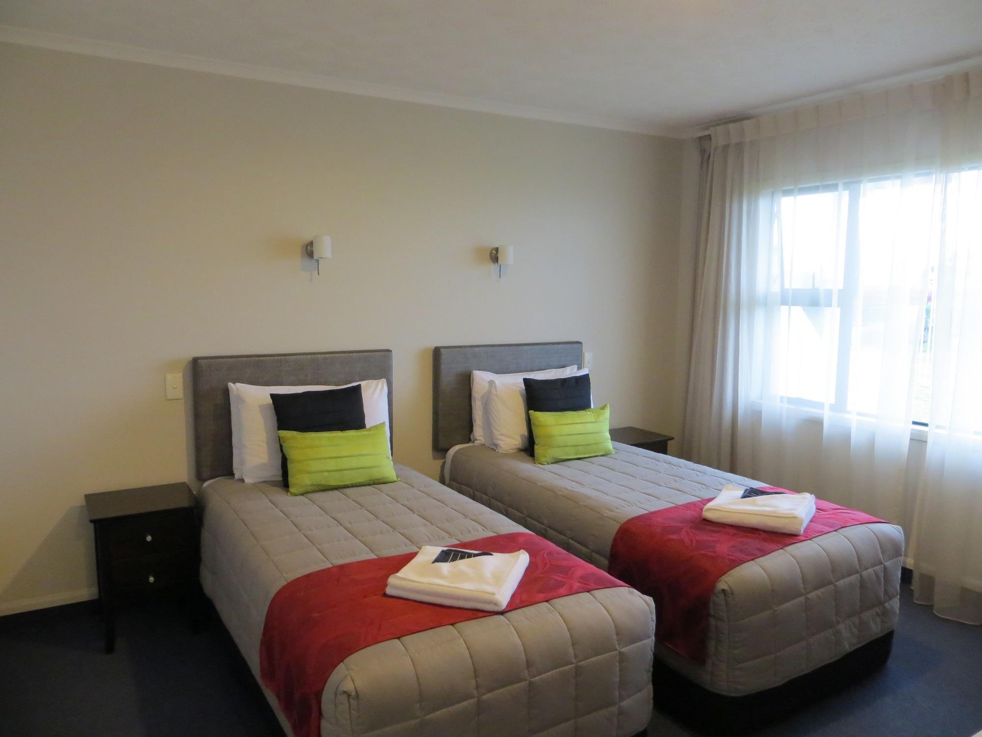 Harbour View Motel On Ahuriri Beach In Napier Nz With Sea View Suites Ngoại thất bức ảnh