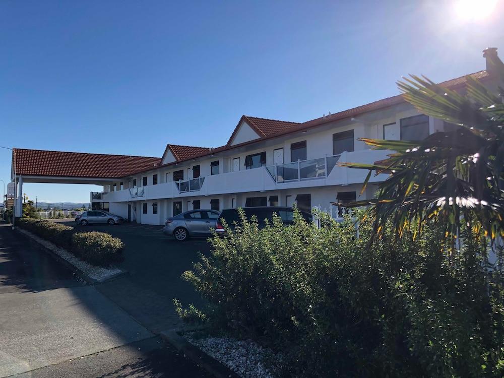 Harbour View Motel On Ahuriri Beach In Napier Nz With Sea View Suites Ngoại thất bức ảnh