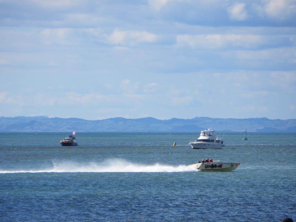Harbour View Motel On Ahuriri Beach In Napier Nz With Sea View Suites Ngoại thất bức ảnh