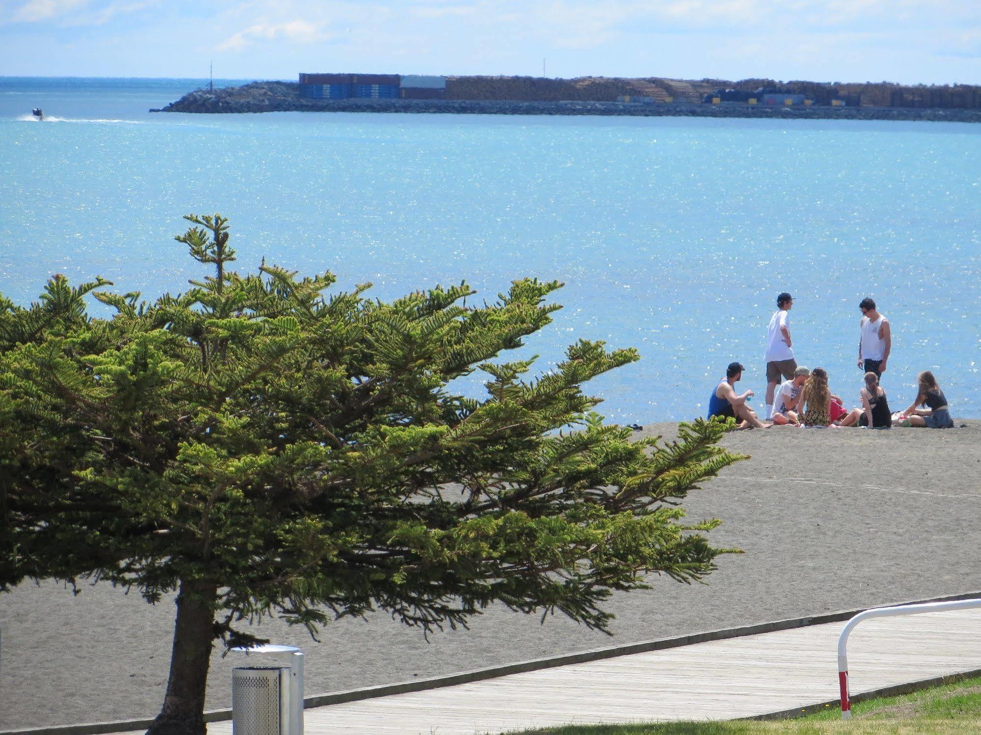 Harbour View Motel On Ahuriri Beach In Napier Nz With Sea View Suites Ngoại thất bức ảnh